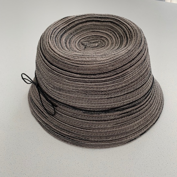 Accessories - CLOCHE HAT - BLACK TAUPE CREAM